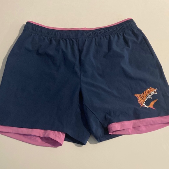 Chubbies Tiger Shark Athletic Shorts Navy with Pink Liner medium - Picture 1 of 9